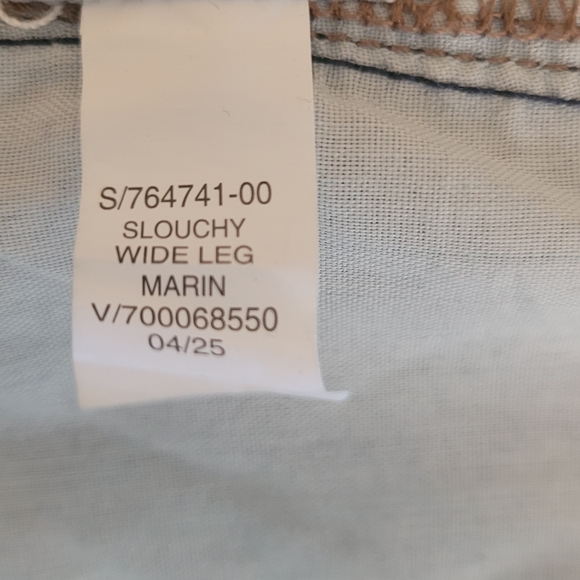 Plus size Old Navy Slouchy Wide Leg Jeans - Picture 5 of 5